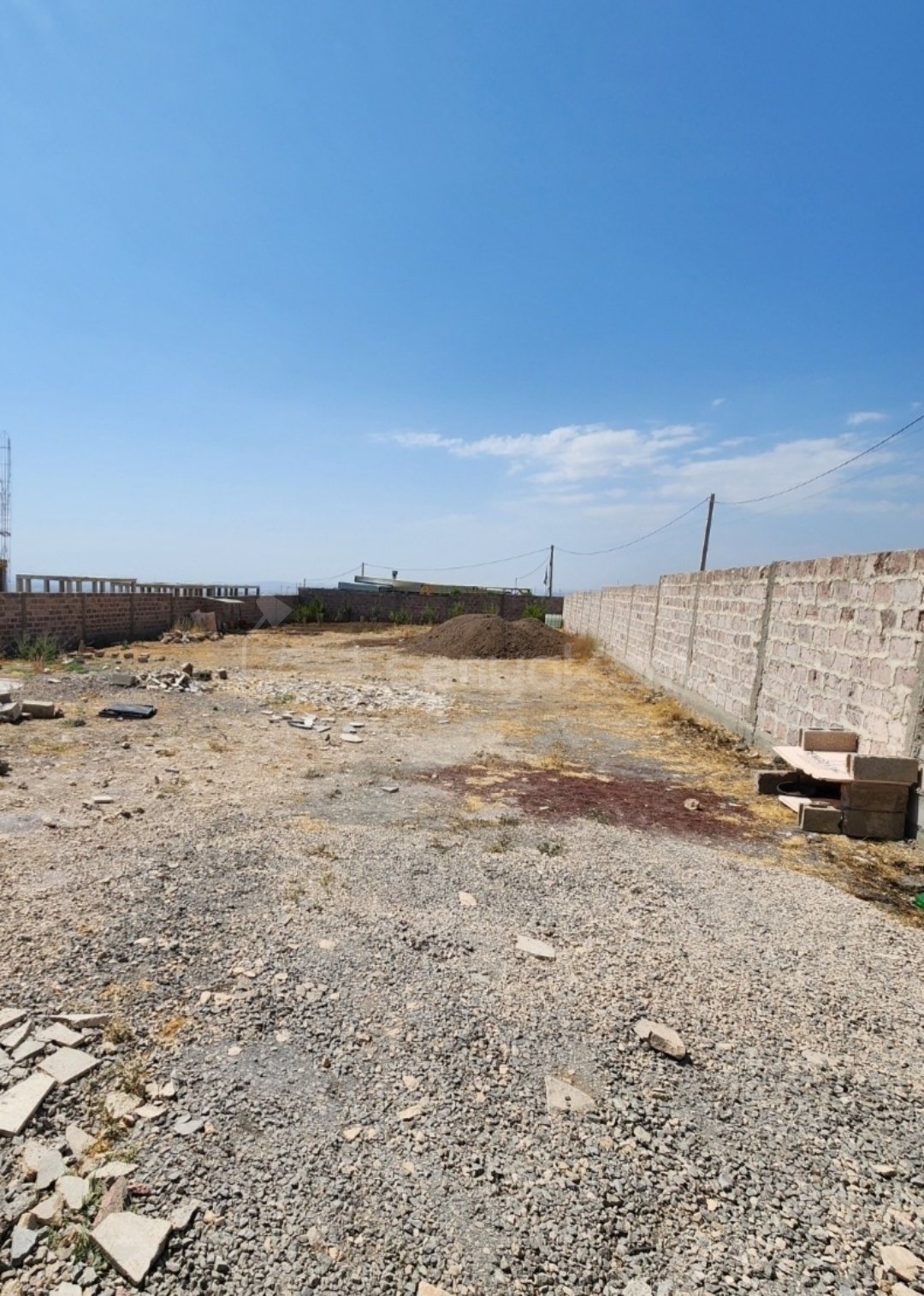 Բնակելի Նշանակության Հողատարածք, 1100քմ, Խմելու Ջրով, Էլեկտրականությամբ, Պարսպապատ