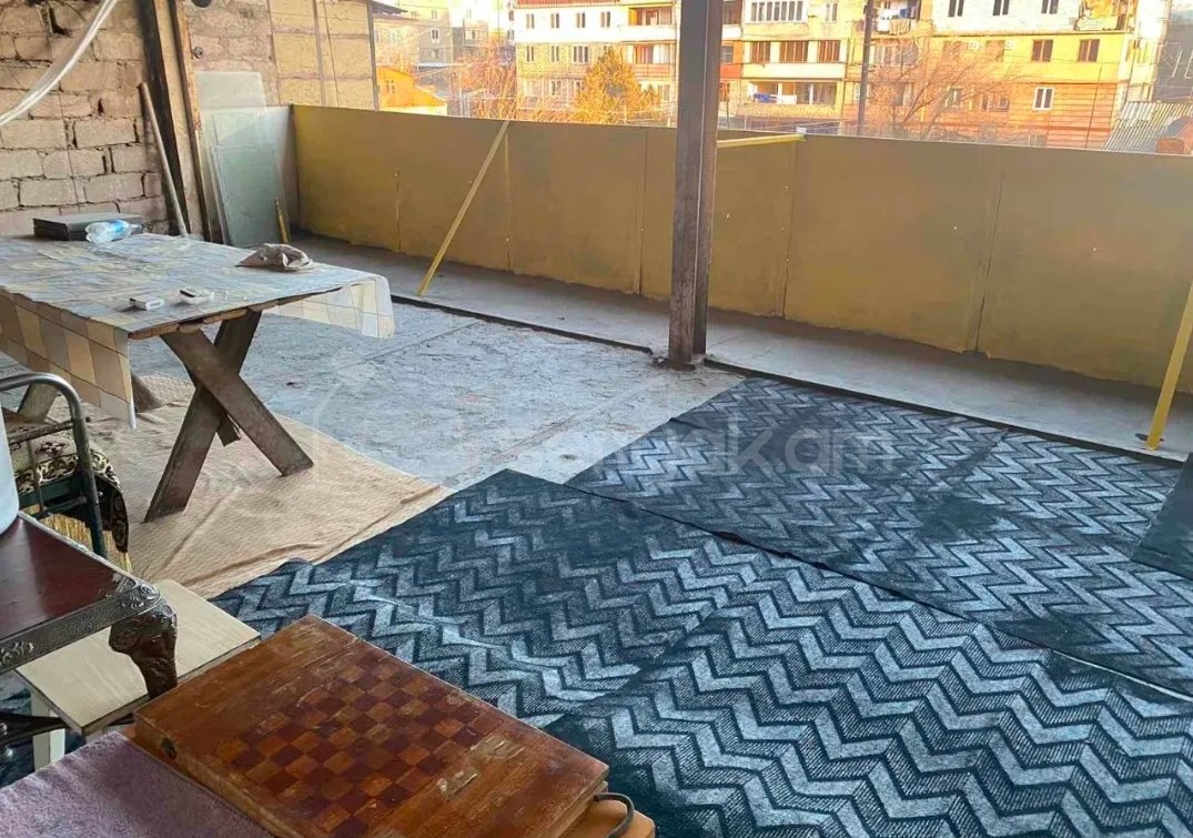 3 Սենյականոց Բնակարան Քարե Շենքում, 100քմ, 4/5 հարկ, Նորմալ Վիճակում