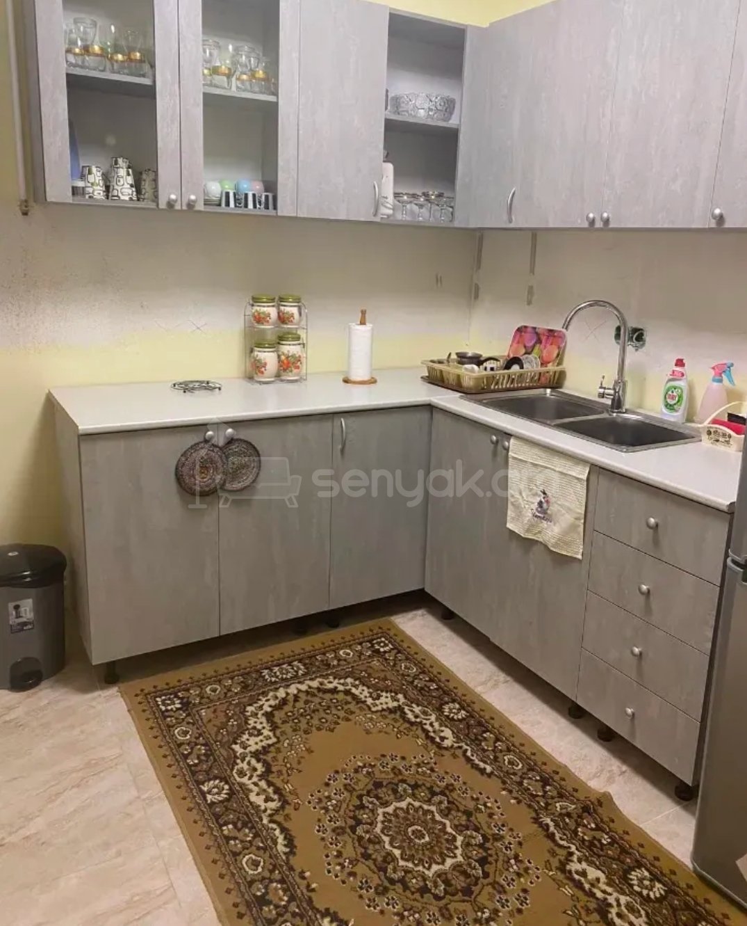 3 Սենյականոց Բնակարան Քարե Շենքում, 100քմ, 4/5 հարկ, Նորմալ Վիճակում