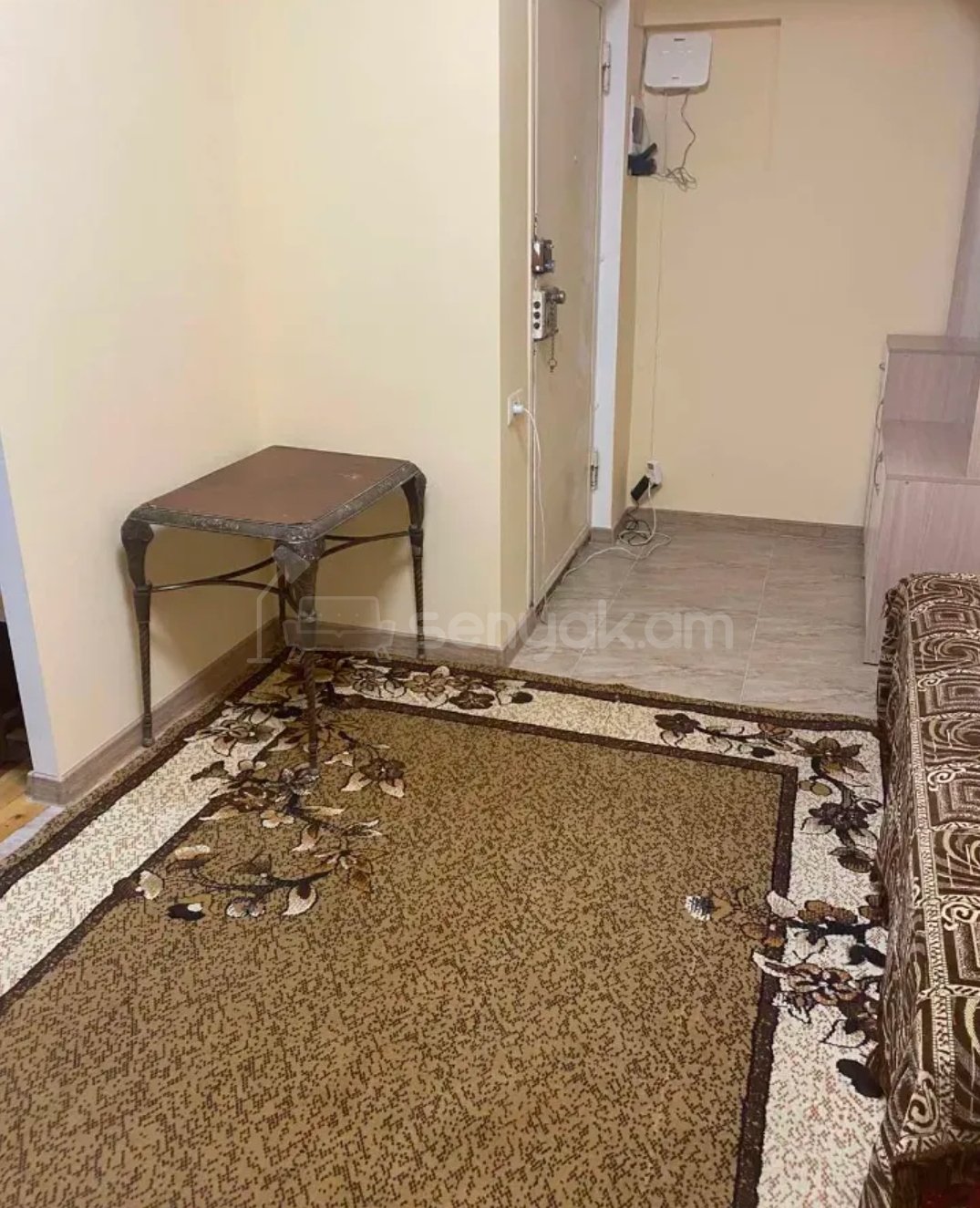 3 Սենյականոց Բնակարան Քարե Շենքում, 100քմ, 4/5 հարկ, Նորմալ Վիճակում