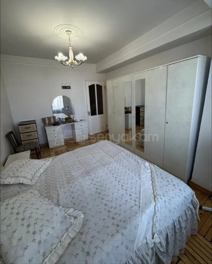 4 Սենյականոց Բնակարան, 90քմ, 7/14 հարկ, Նորմալ Վիճակում, Կահավորված