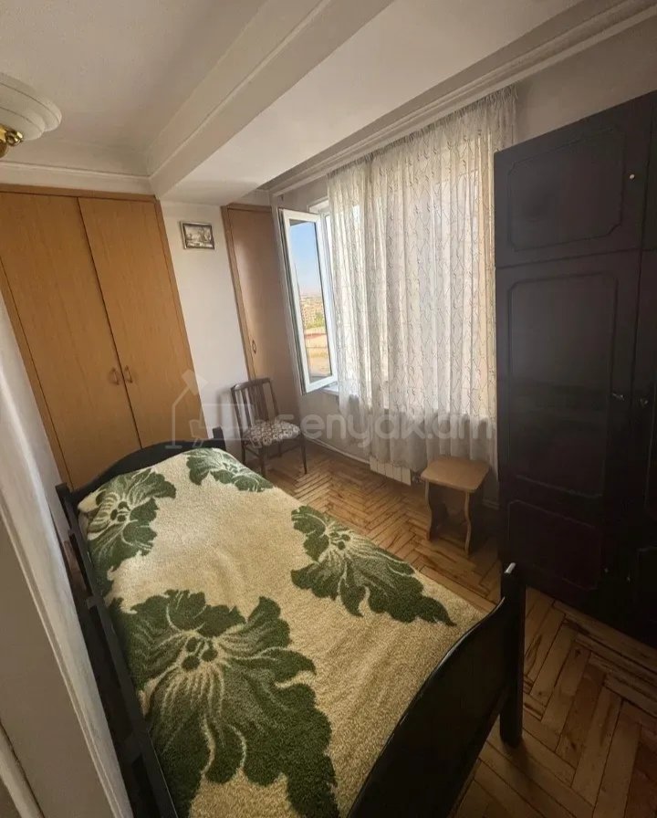 4 Սենյականոց Բնակարան, 90քմ, 7/14 հարկ, Նորմալ Վիճակում, Կահավորված