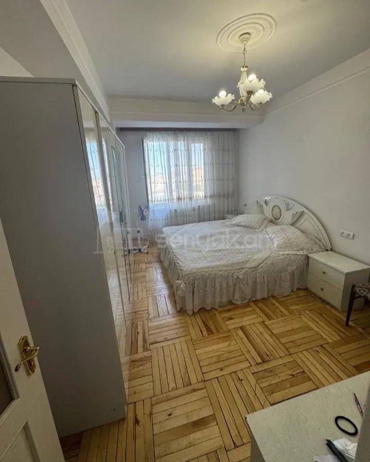 4 Սենյականոց Բնակարան, 90քմ, 7/14 հարկ, Նորմալ Վիճակում, Կահավորված