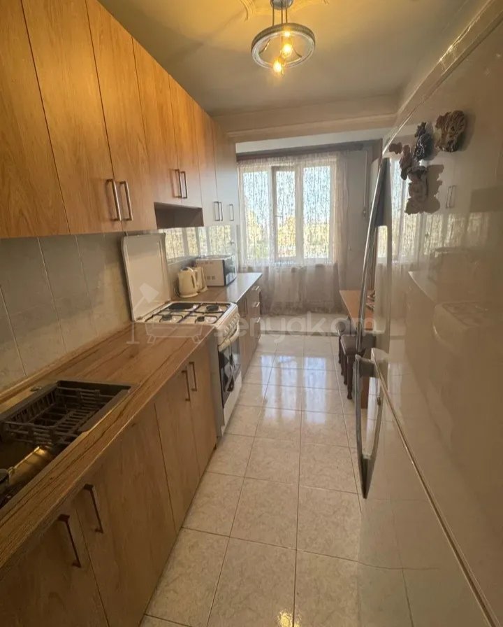 4 Սենյականոց Բնակարան, 90քմ, 7/14 հարկ, Նորմալ Վիճակում, Կահավորված