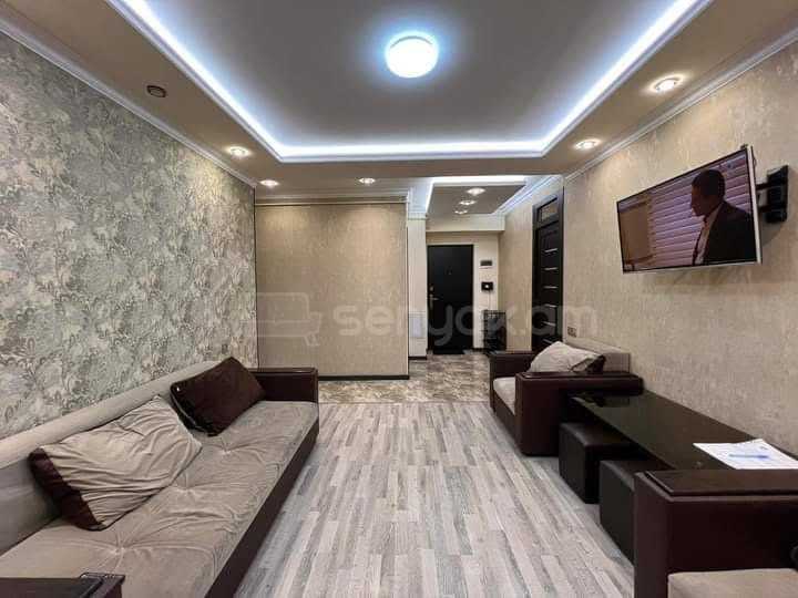 3 Սենյականոց Բնակարան Քարե Շենքում, 77քմ, 3/5 հարկ, Կապիտալ Վերանորոգված, Կահավորված, Արևկող