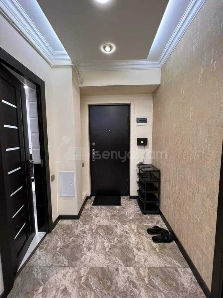 3 Սենյականոց Բնակարան Քարե Շենքում, 77քմ, 3/5 հարկ, Կապիտալ Վերանորոգված, Կահավորված, Արևկող