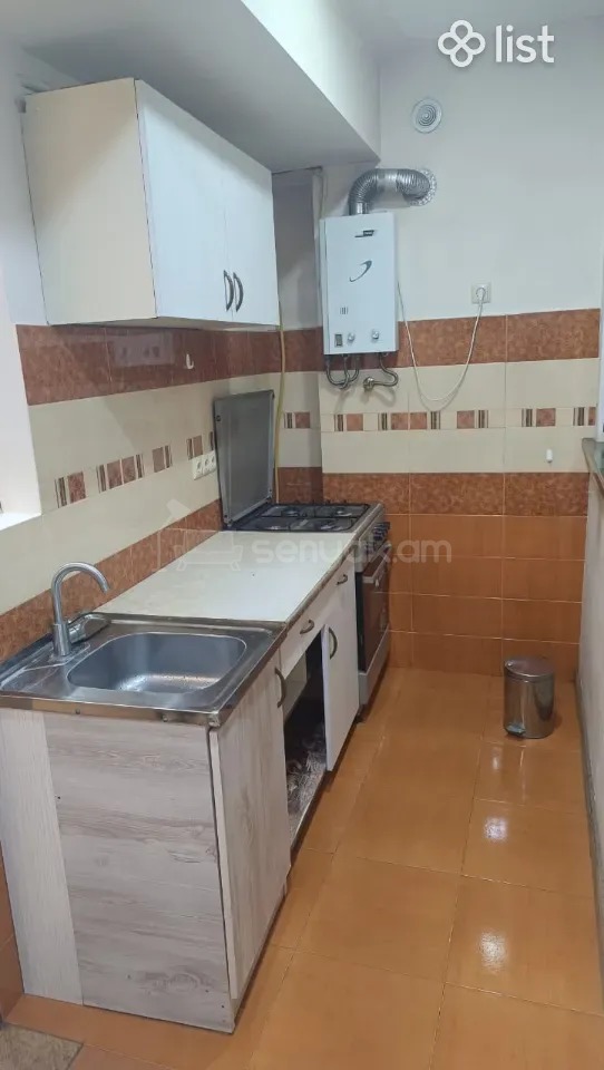 2 Սենյականոց Բնակարան Քարե Շենքում, 48քմ, 1/2 հարկ, Նորմալ Վիճակում, Կահավորված