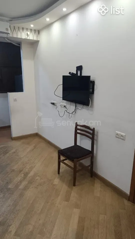 2 Սենյականոց Բնակարան Քարե Շենքում, 48քմ, 1/2 հարկ, Նորմալ Վիճակում, Կահավորված