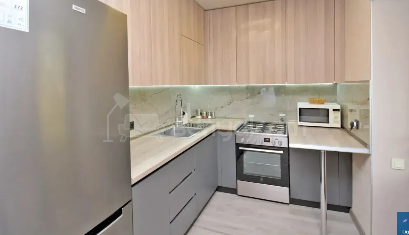 3 Սենյականոց Բնակարան Քարե Շենքում, 86քմ, 4/4 հարկ, Դիզայներական Վերանորոգված, Կահավորված, Արևկող