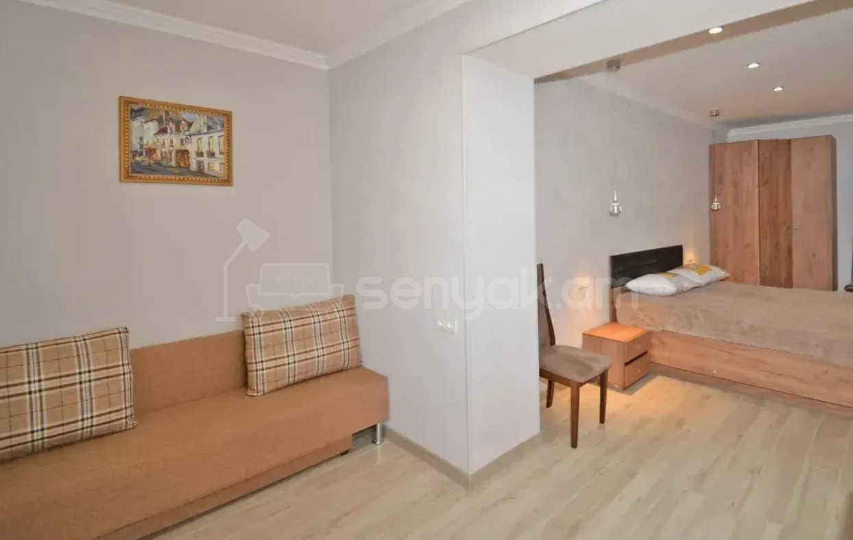 3 Սենյականոց Բնակարան Քարե Շենքում, 86քմ, 4/4 հարկ, Դիզայներական Վերանորոգված, Կահավորված, Արևկող