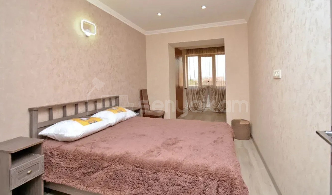 3 Սենյականոց Բնակարան Քարե Շենքում, 86քմ, 4/4 հարկ, Դիզայներական Վերանորոգված, Կահավորված, Արևկող