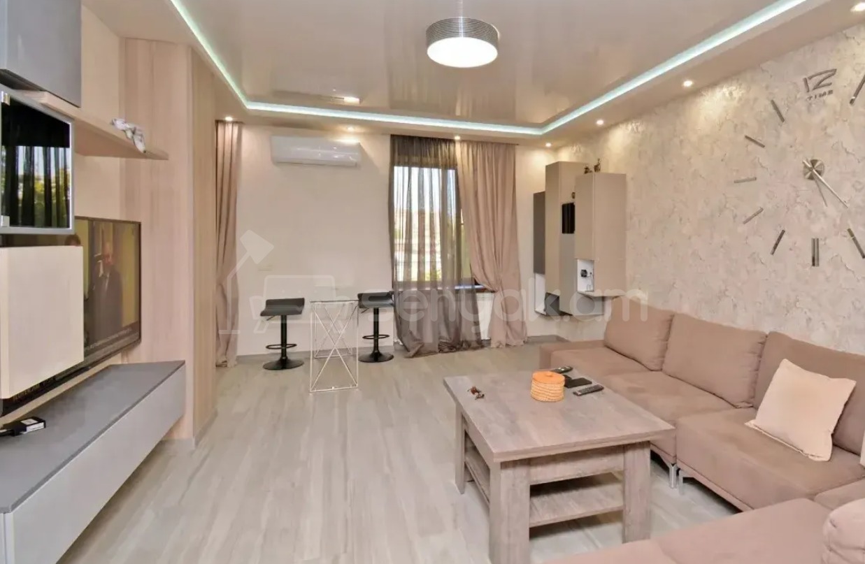 3 Սենյականոց Բնակարան Քարե Շենքում, 86քմ, 4/4 հարկ, Դիզայներական Վերանորոգված, Կահավորված, Արևկող