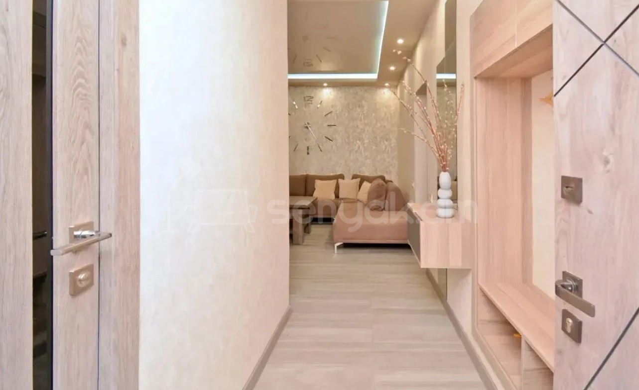 3 Սենյականոց Բնակարան Քարե Շենքում, 86քմ, 4/4 հարկ, Դիզայներական Վերանորոգված, Կահավորված, Արևկող