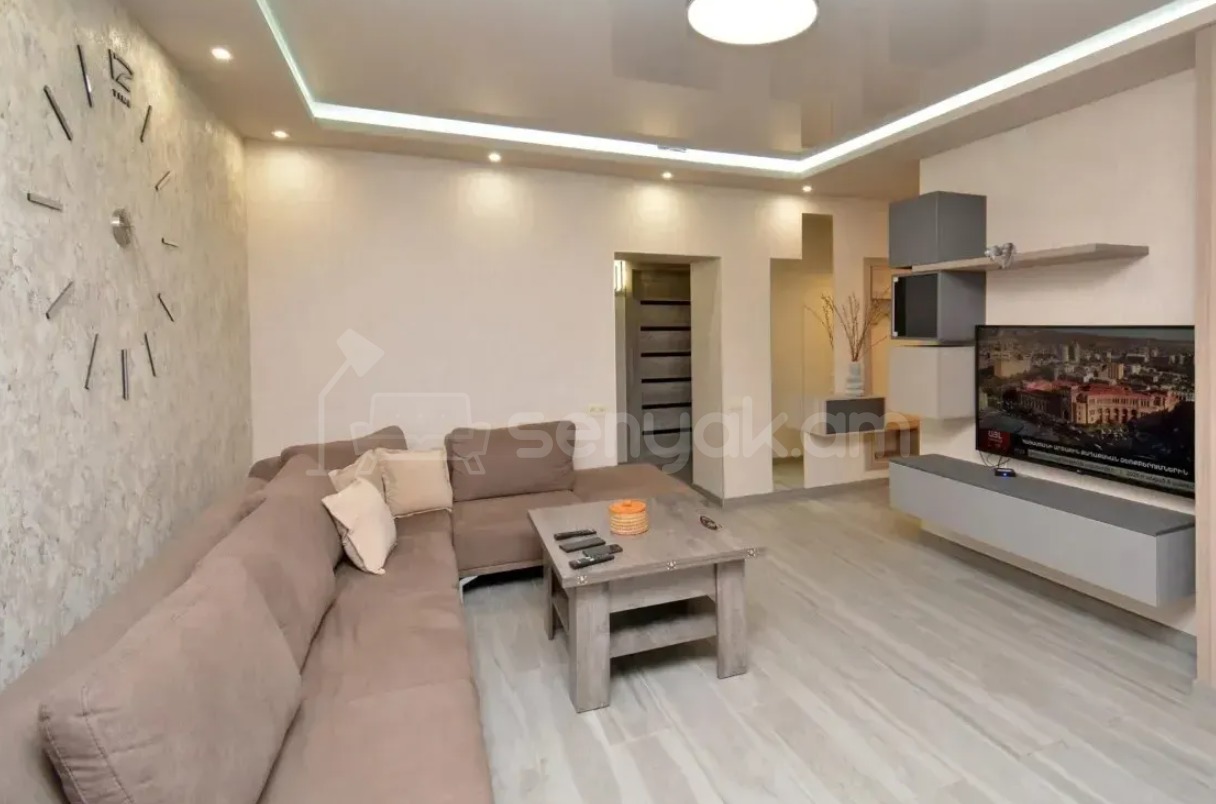 3 Սենյականոց Բնակարան Քարե Շենքում, 86քմ, 4/4 հարկ, Դիզայներական Վերանորոգված, Կահավորված, Արևկող