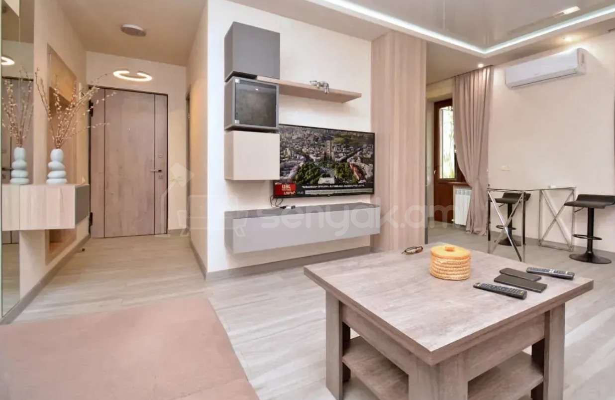 3 Սենյականոց Բնակարան Քարե Շենքում, 86քմ, 4/4 հարկ, Դիզայներական Վերանորոգված, Կահավորված, Արևկող