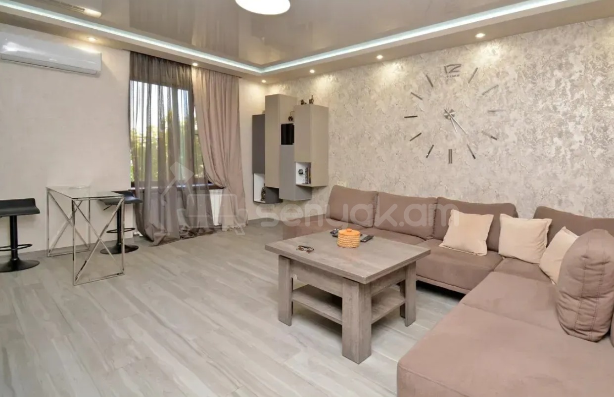 3 Սենյականոց Բնակարան Քարե Շենքում, 86քմ, 4/4 հարկ, Դիզայներական Վերանորոգված, Կահավորված, Արևկող