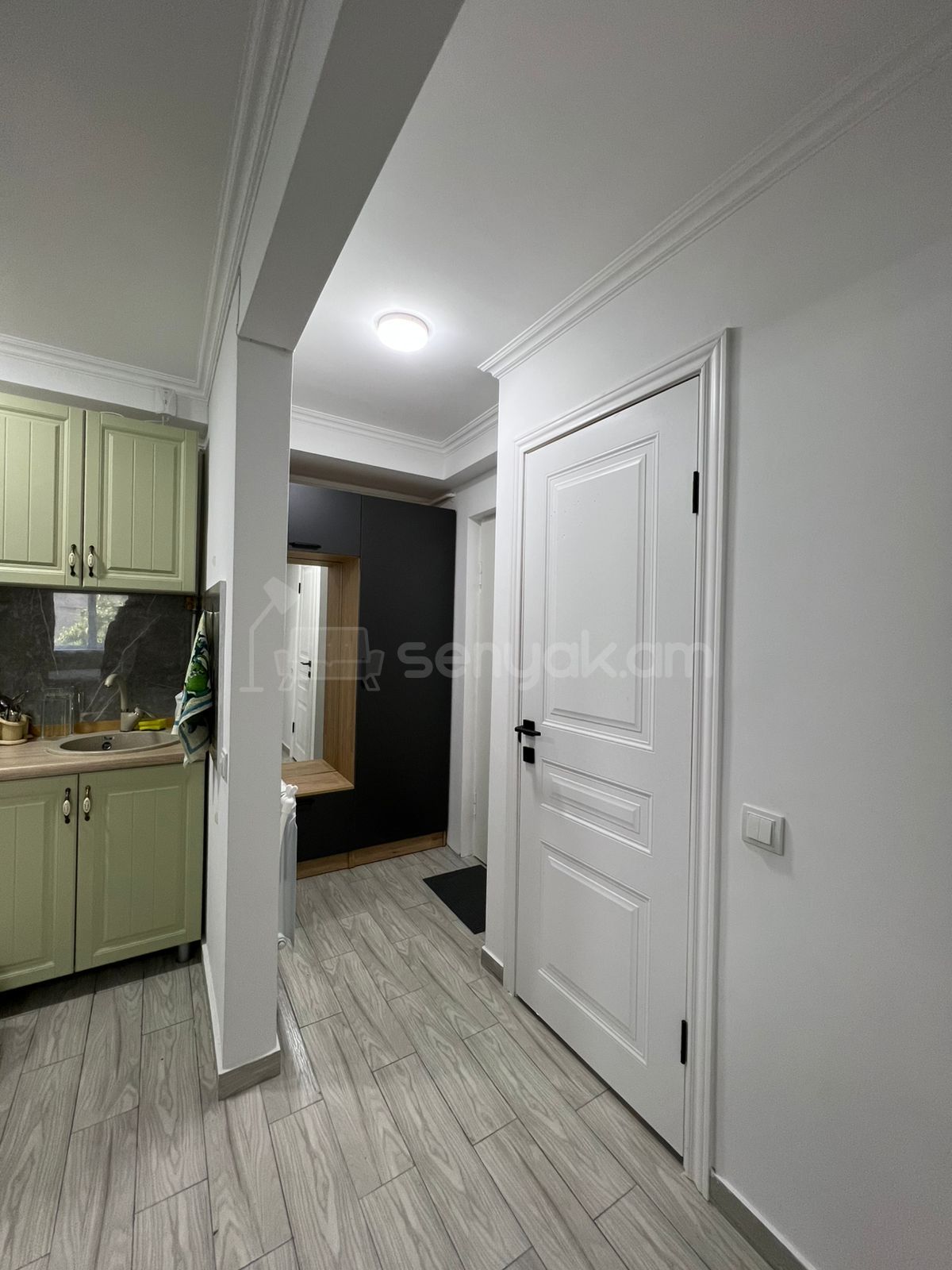 2 Սենյականոց Բնակարան Քարե Շենքում, 40քմ, 2/5 հարկ, Դիզայներական Վերանորոգված, Կահավորված, Արևկող