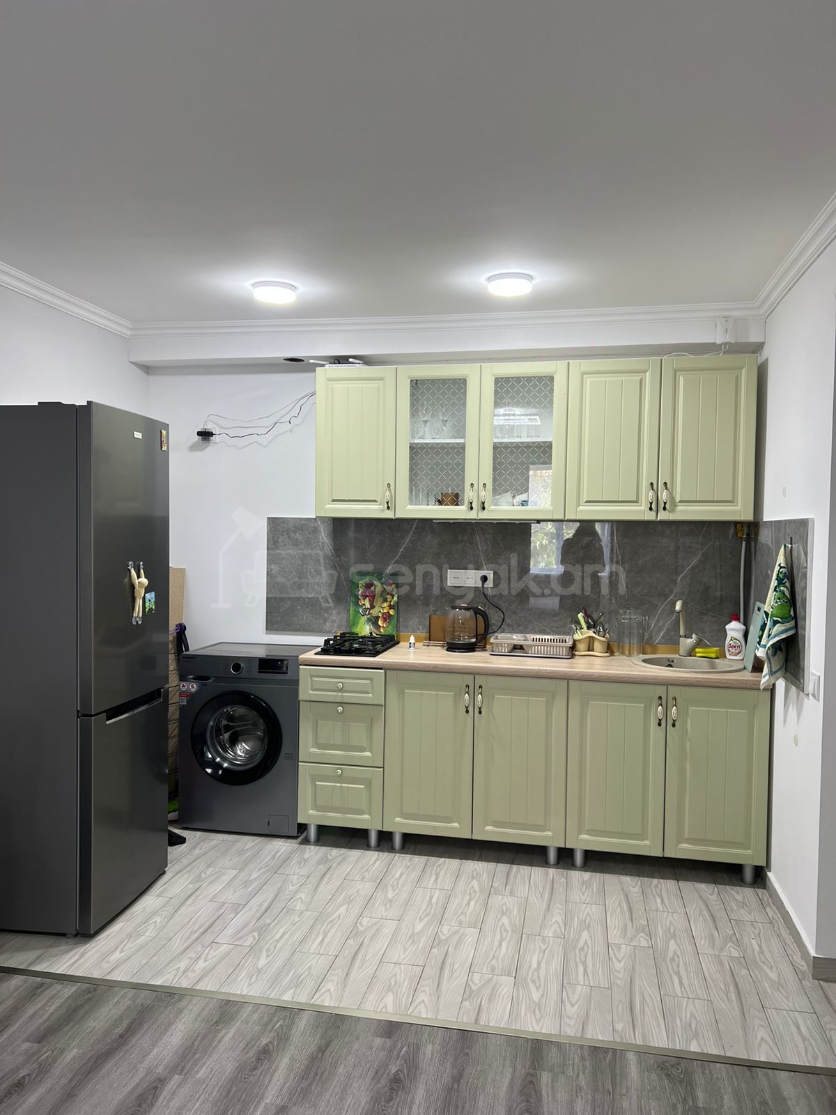 2 Սենյականոց Բնակարան Քարե Շենքում, 40քմ, 2/5 հարկ, Դիզայներական Վերանորոգված, Կահավորված, Արևկող