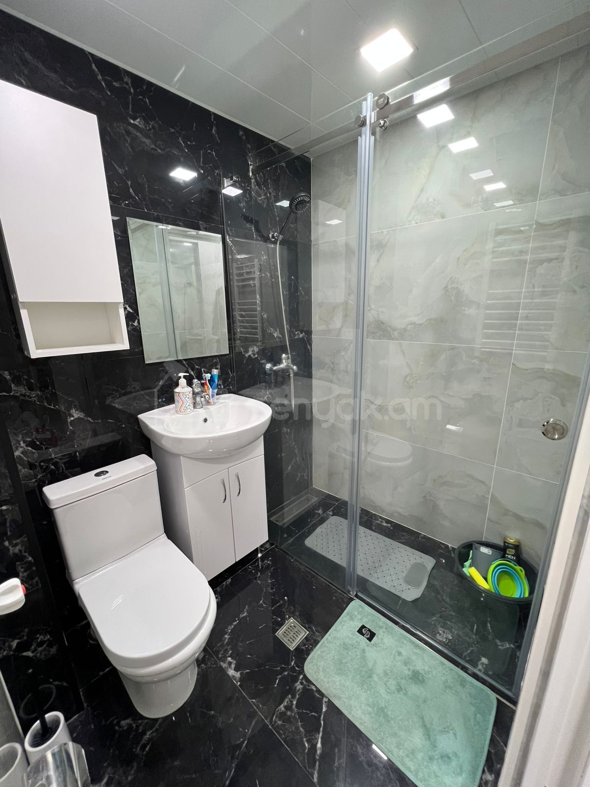 2 Սենյականոց Բնակարան Քարե Շենքում, 40քմ, 2/5 հարկ, Դիզայներական Վերանորոգված, Կահավորված, Արևկող