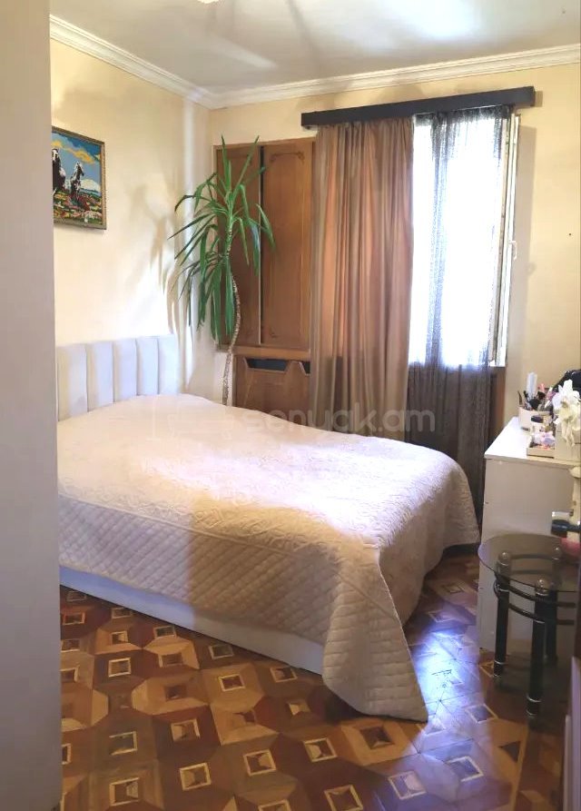 3 Սենյականոց Բնակարան Քարե Շենքում, 76քմ, 4/5 հարկ, Կոսմետիկ Վերանորոգված