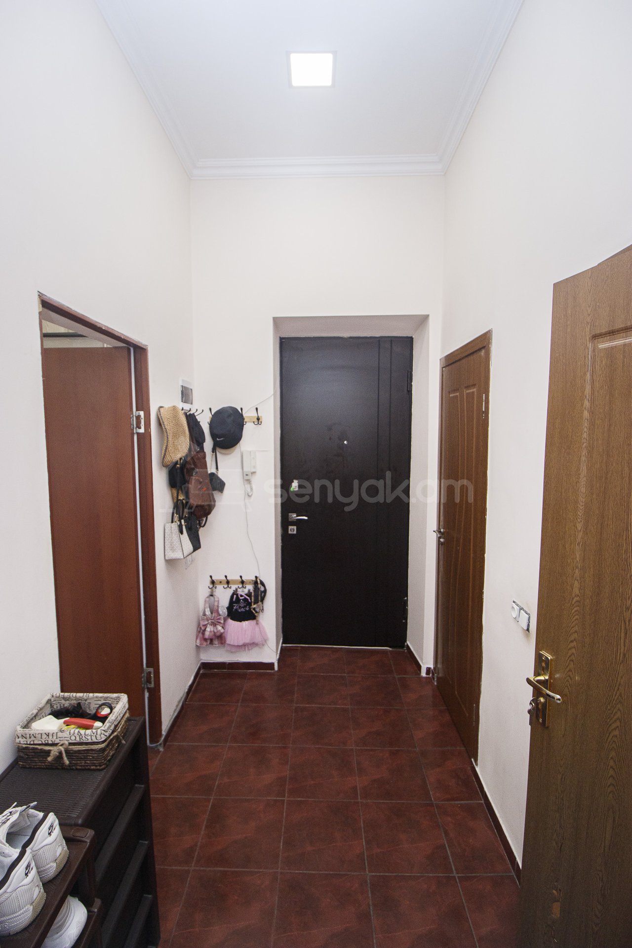 1 Սենյականոց Բնակարան Քարե Շենքում, 38քմ, 4/5 հարկ, Կապիտալ Վերանորոգված