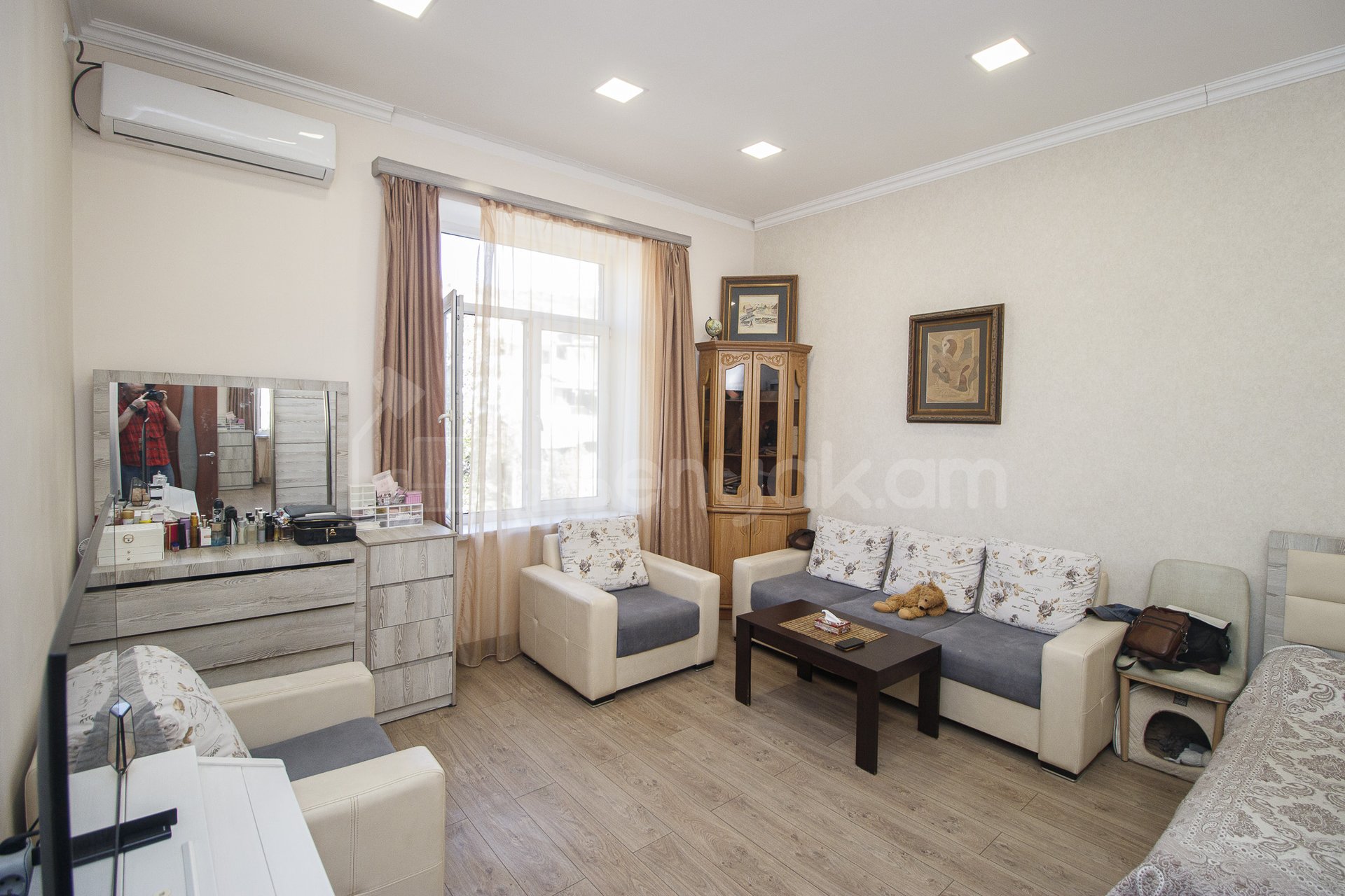 1 Սենյականոց Բնակարան Քարե Շենքում, 38քմ, 4/5 հարկ, Կապիտալ Վերանորոգված