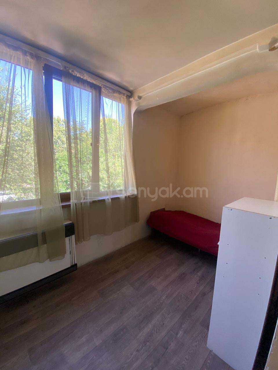 3 Սենյականոց Բնակարան Քարե Շենքում, 67քմ, 3/4 հարկ, Կոսմետիկ Վերանորոգված