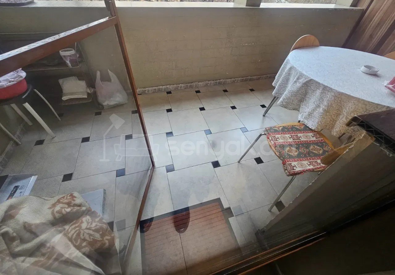 4 Սենյականոց Բնակարան Քարե Շենքում, 172քմ, 3/5 հարկ, Կապիտալ Վերանորոգված