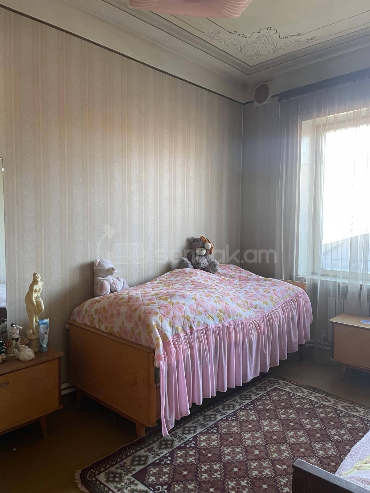 5 Սենյականոց Սեփական Տուն, 200քմ, Նորմալ Վիճակում, Կահավորված