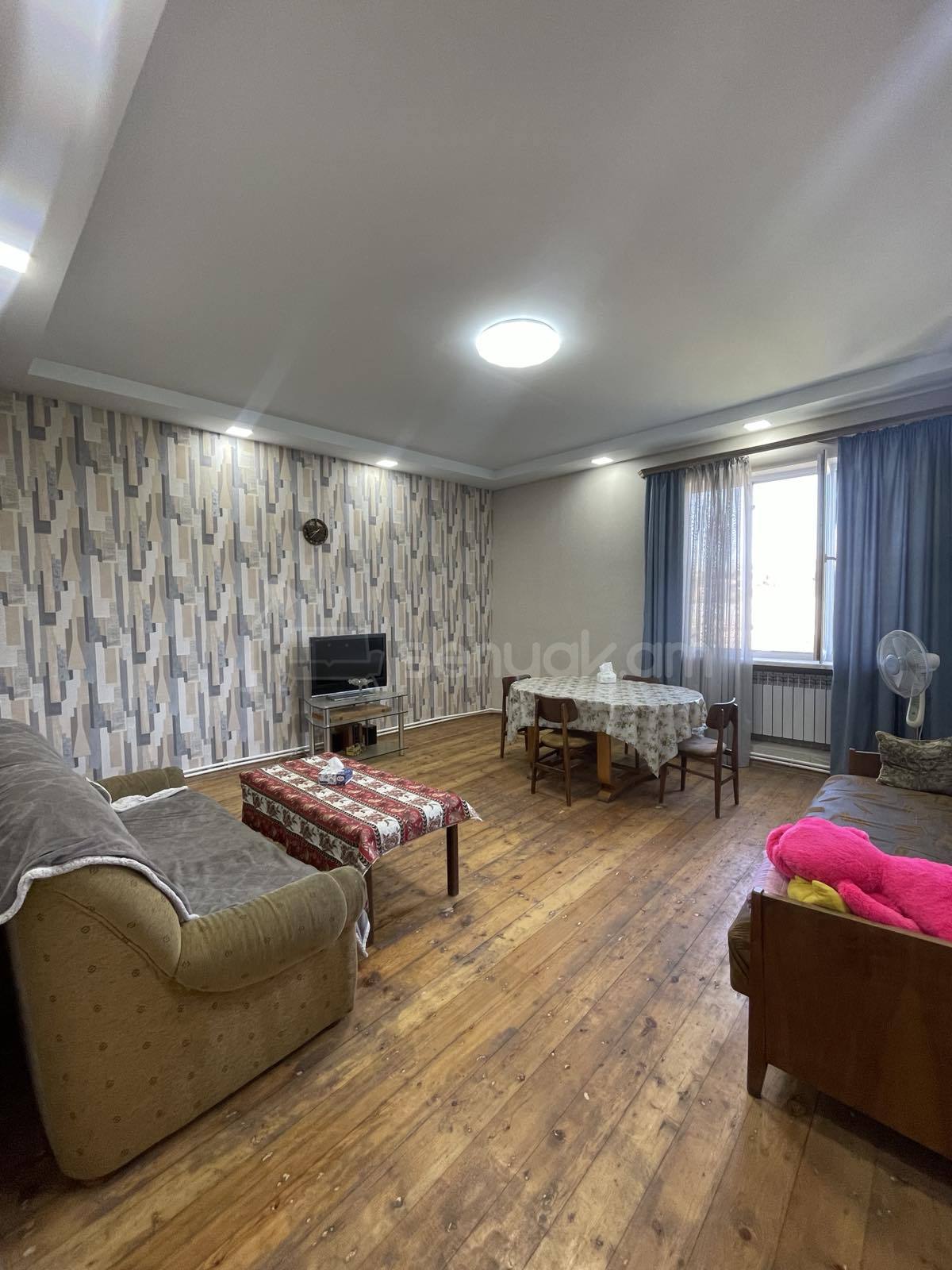 5 Սենյականոց Սեփական Տուն, 200քմ, Նորմալ Վիճակում, Կահավորված