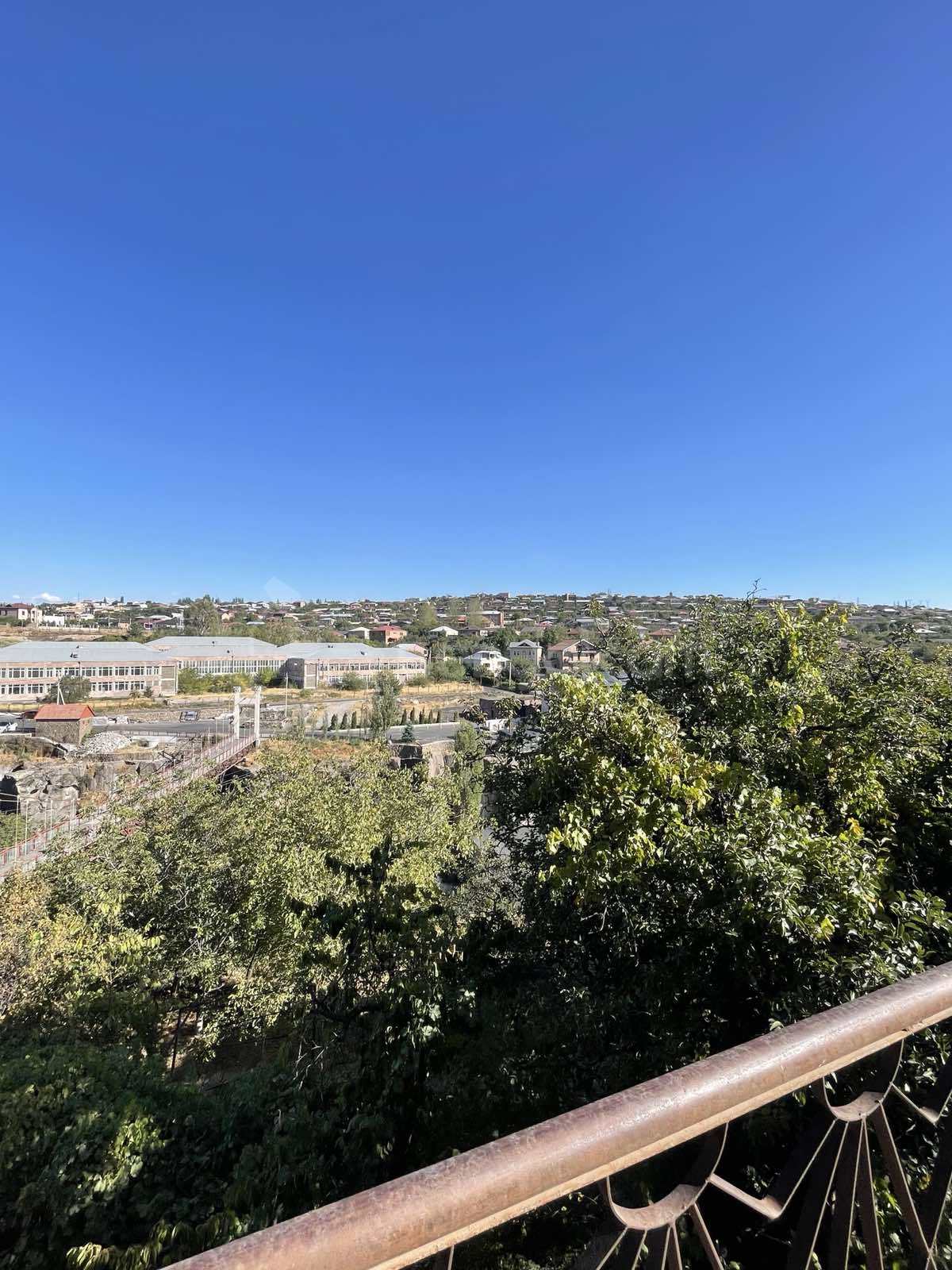 5 Սենյականոց Սեփական Տուն, 200քմ, Նորմալ Վիճակում, Կահավորված