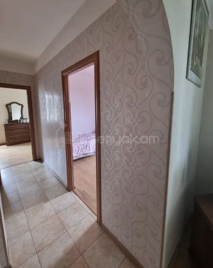 2 Սենյականոց Բնակարան, 74քմ, 3/9 հարկ, Կապիտալ Վերանորոգված, Կահավորված, Արևկող