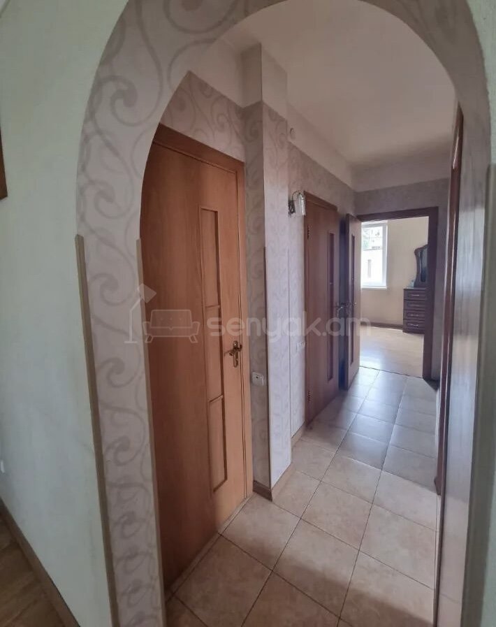 2 Սենյականոց Բնակարան, 74քմ, 3/9 հարկ, Կապիտալ Վերանորոգված, Կահավորված, Արևկող