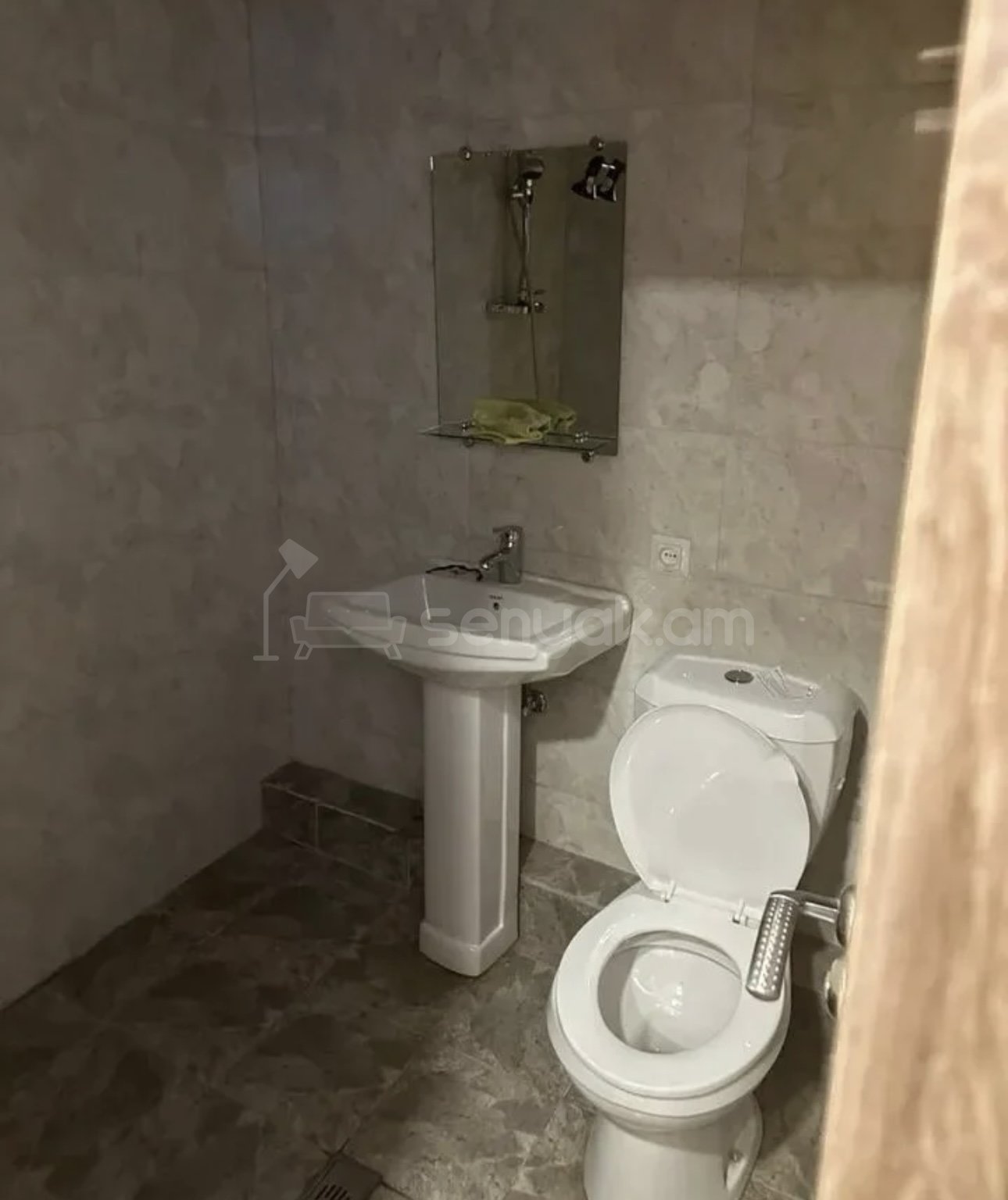 2 Սենյականոց Բնակարան Քարե Շենքում, 32քմ, 4/4 հարկ, Կապիտալ Վերանորոգված, Կահավորված, Արևկող