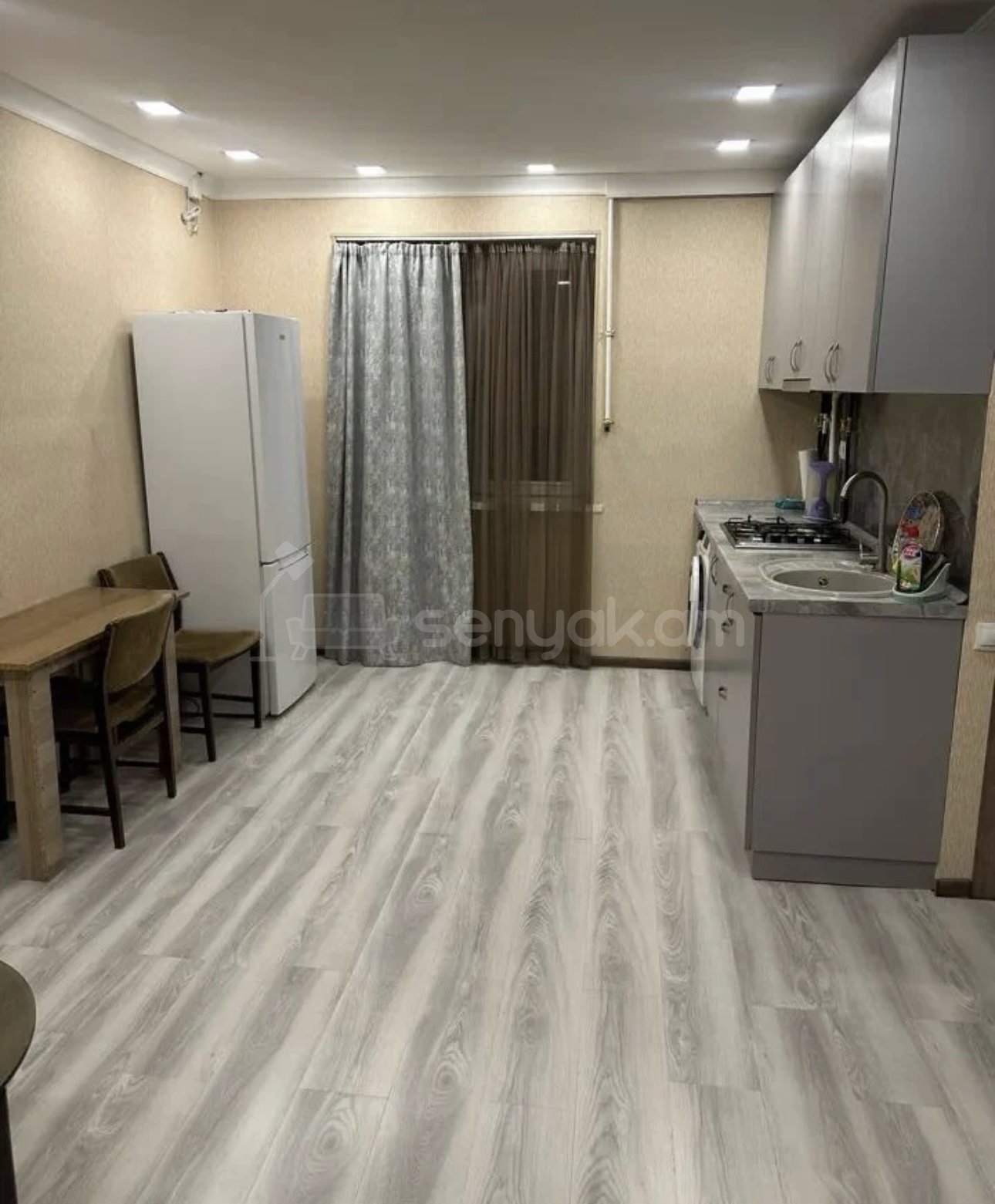 2 Սենյականոց Բնակարան Քարե Շենքում, 32քմ, 4/4 հարկ, Կապիտալ Վերանորոգված, Կահավորված, Արևկող