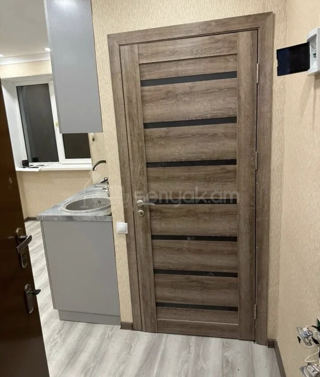 2 Սենյականոց Բնակարան Քարե Շենքում, 32քմ, 4/4 հարկ, Կապիտալ Վերանորոգված, Կահավորված, Արևկող