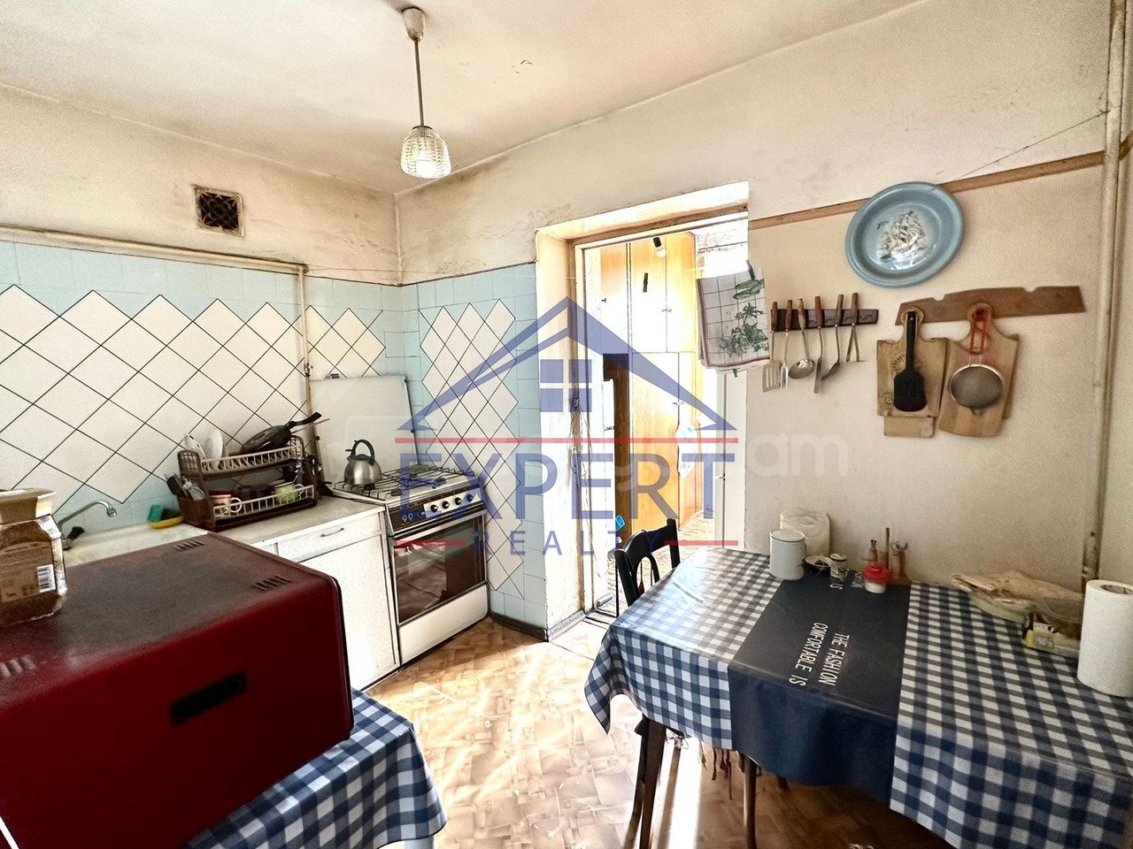 3 Սենյականոց Բնակարան Քարե Շենքում, 80քմ, 5/5 հարկ, Կոսմետիկ Վերանորոգված