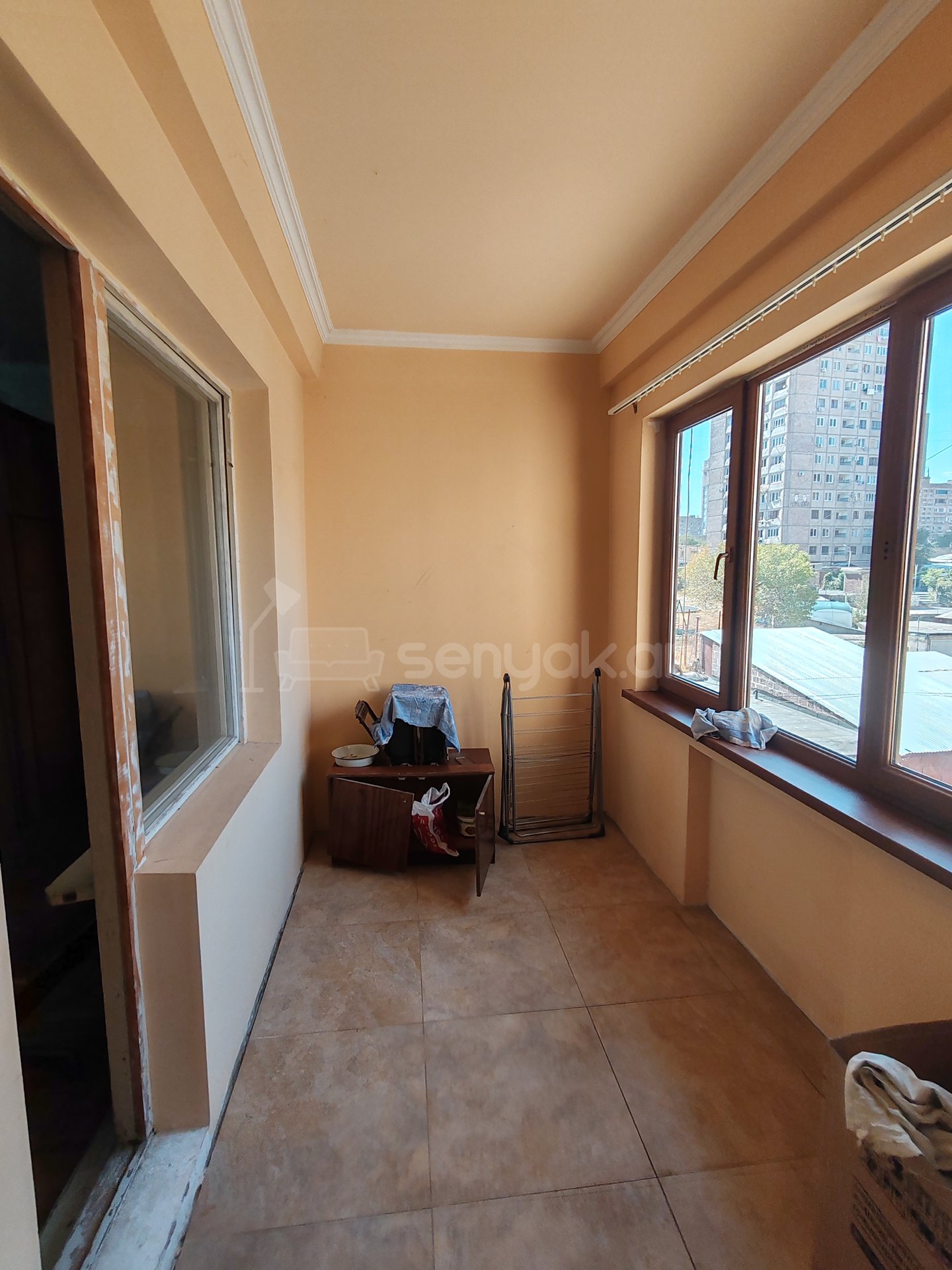 4 Սենյականոց Բնակարան, 90քմ, 3/9 հարկ, Կոսմետիկ Վերանորոգված, Մասամբ Կահավորված