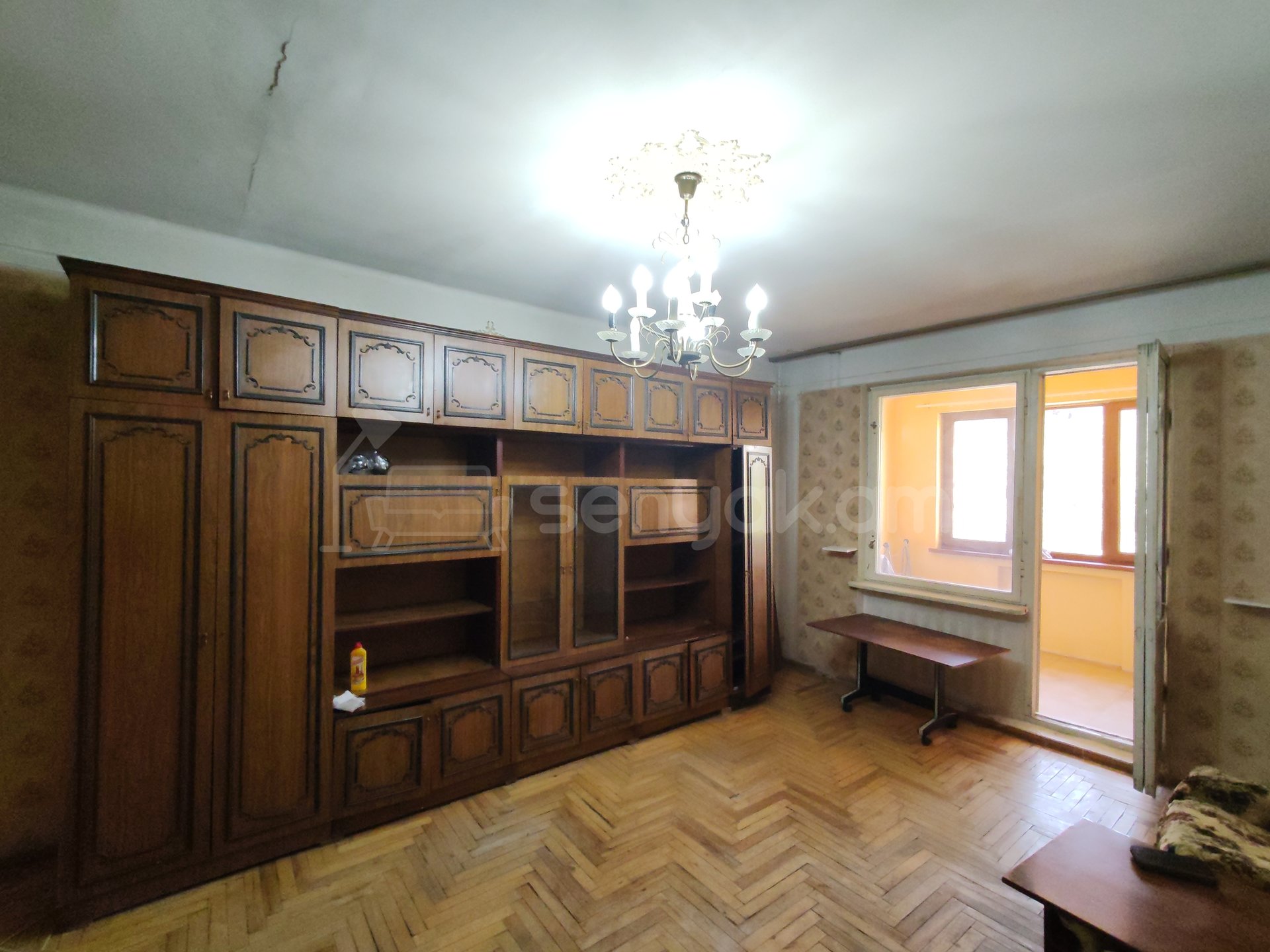 4 Սենյականոց Բնակարան, 90քմ, 3/9 հարկ, Կոսմետիկ Վերանորոգված, Մասամբ Կահավորված