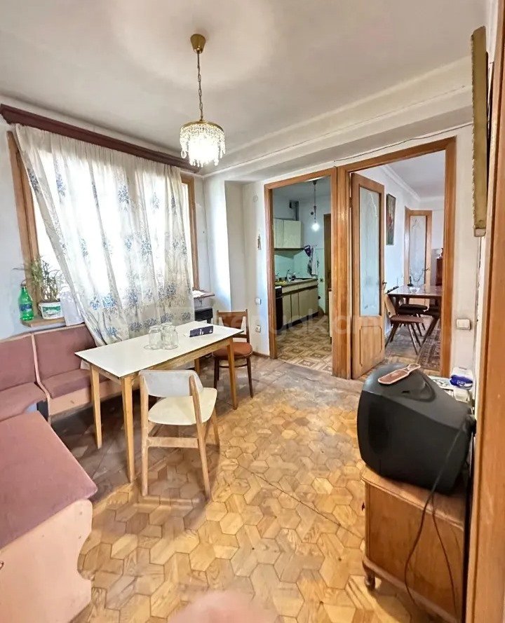 3 Սենյականոց Բնակարան, 72քմ, 6/9 հարկ, Նորմալ Վիճակում