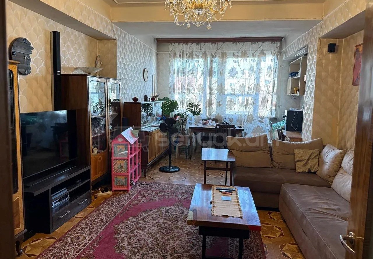 3 Սենյականոց Բնակարան, 94քմ, 6/9 հարկ, Նորմալ Վիճակում