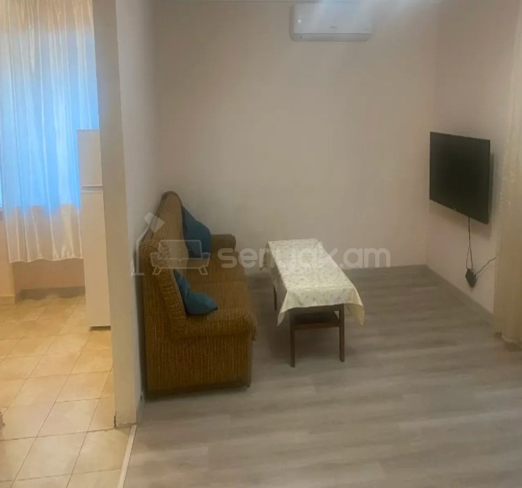 2 Սենյականոց Բնակարան Քարե Շենքում, 40քմ, 1/4 հարկ, Կապիտալ Վերանորոգված, Կահավորված, Արևկող