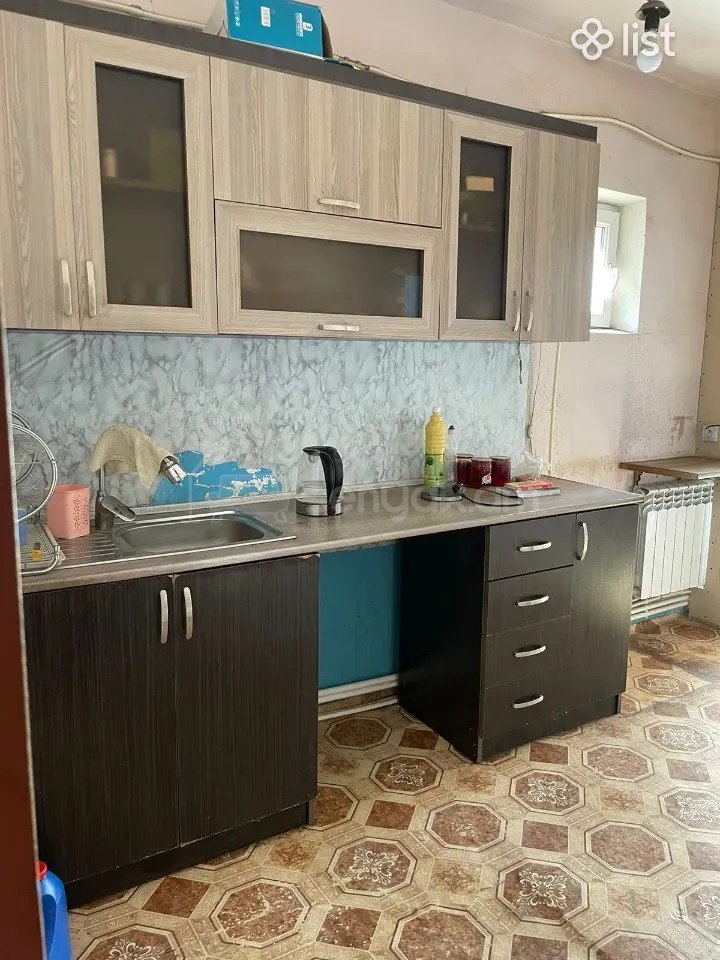 2 Սենյականոց Բնակարան, 65քմ, 9/9 հարկ, Նորմալ Վիճակում, Մասամբ Կահավորված, Արևկող