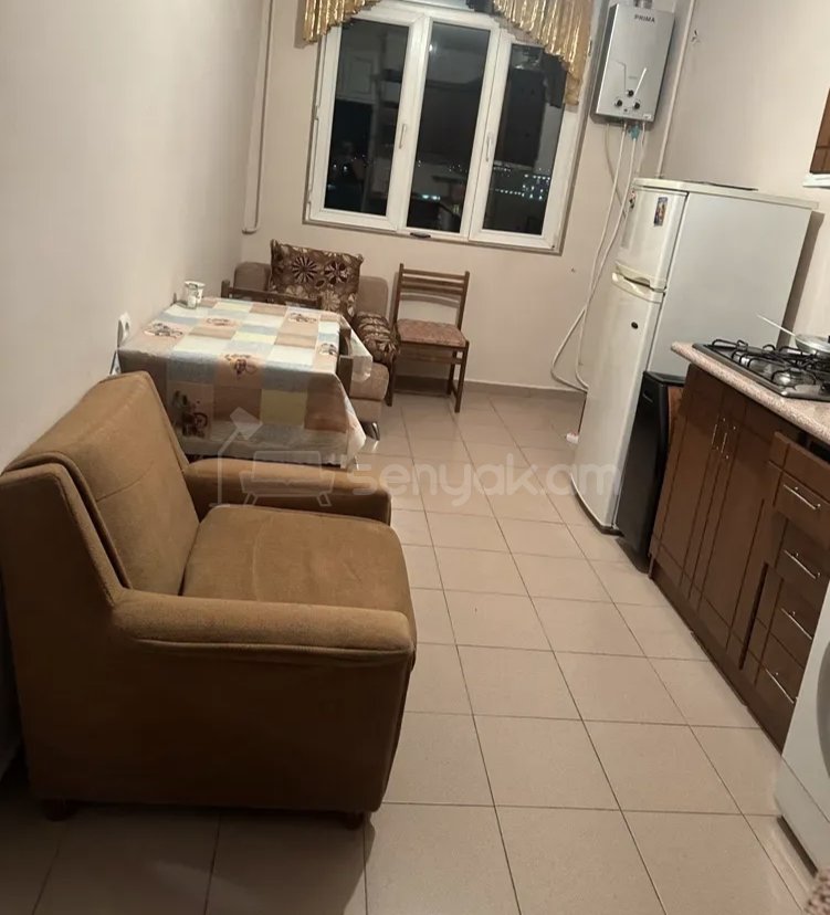 1 Սենյականոց Բնակարան Քարե Շենքում, 42քմ, 3/5 հարկ, Նորմալ Վիճակում, Կահավորված