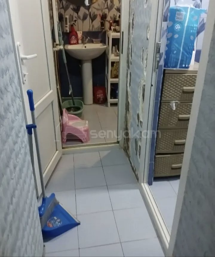 3 Սենյականոց Բնակարան Քարե Շենքում, 64քմ, 2/2 հարկ, Նորմալ Վիճակում, Կահավորված, Արևկող