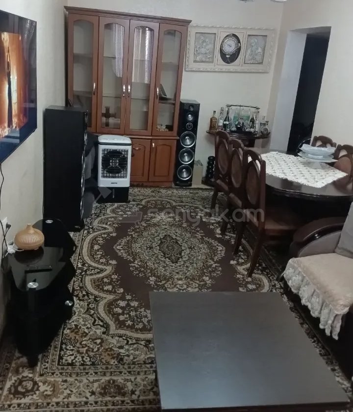 3 Սենյականոց Բնակարան Քարե Շենքում, 64քմ, 2/2 հարկ, Նորմալ Վիճակում, Կահավորված, Արևկող