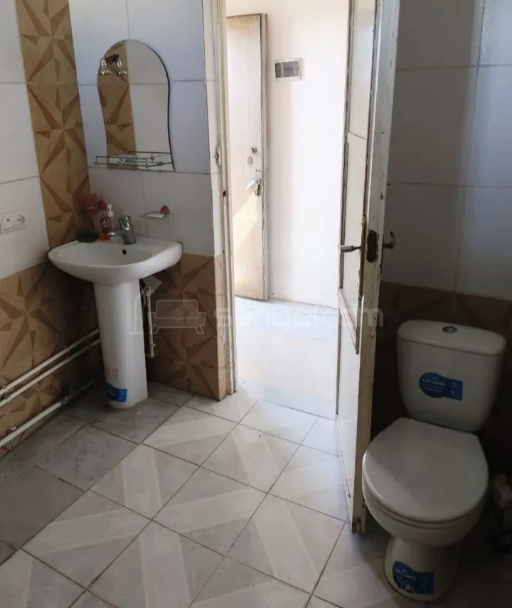 2 Սենյականոց Բնակարան Քարե Շենքում, 38քմ, 1/1 հարկ, Նորմալ Վիճակում, Կահավորված