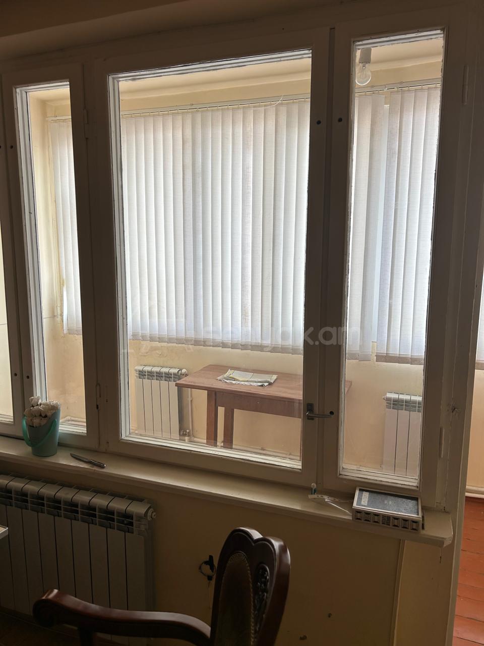 2 Սենյականոց Բնակարան Քարե Շենքում, 50քմ, 5/5 հարկ, Կապիտալ Վերանորոգված