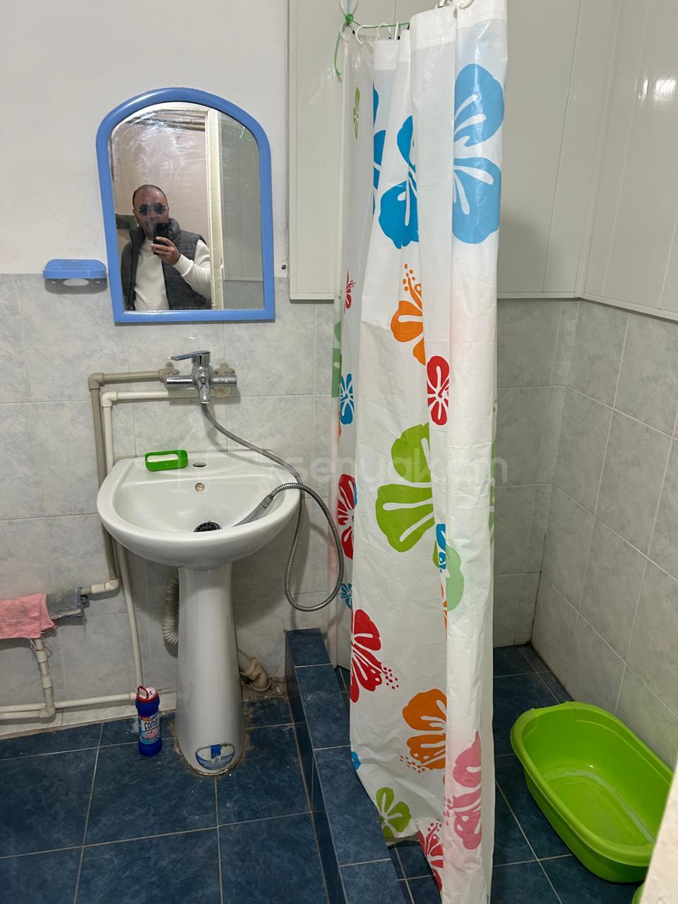 2 Սենյականոց Բնակարան Քարե Շենքում, 50քմ, 5/5 հարկ, Կապիտալ Վերանորոգված