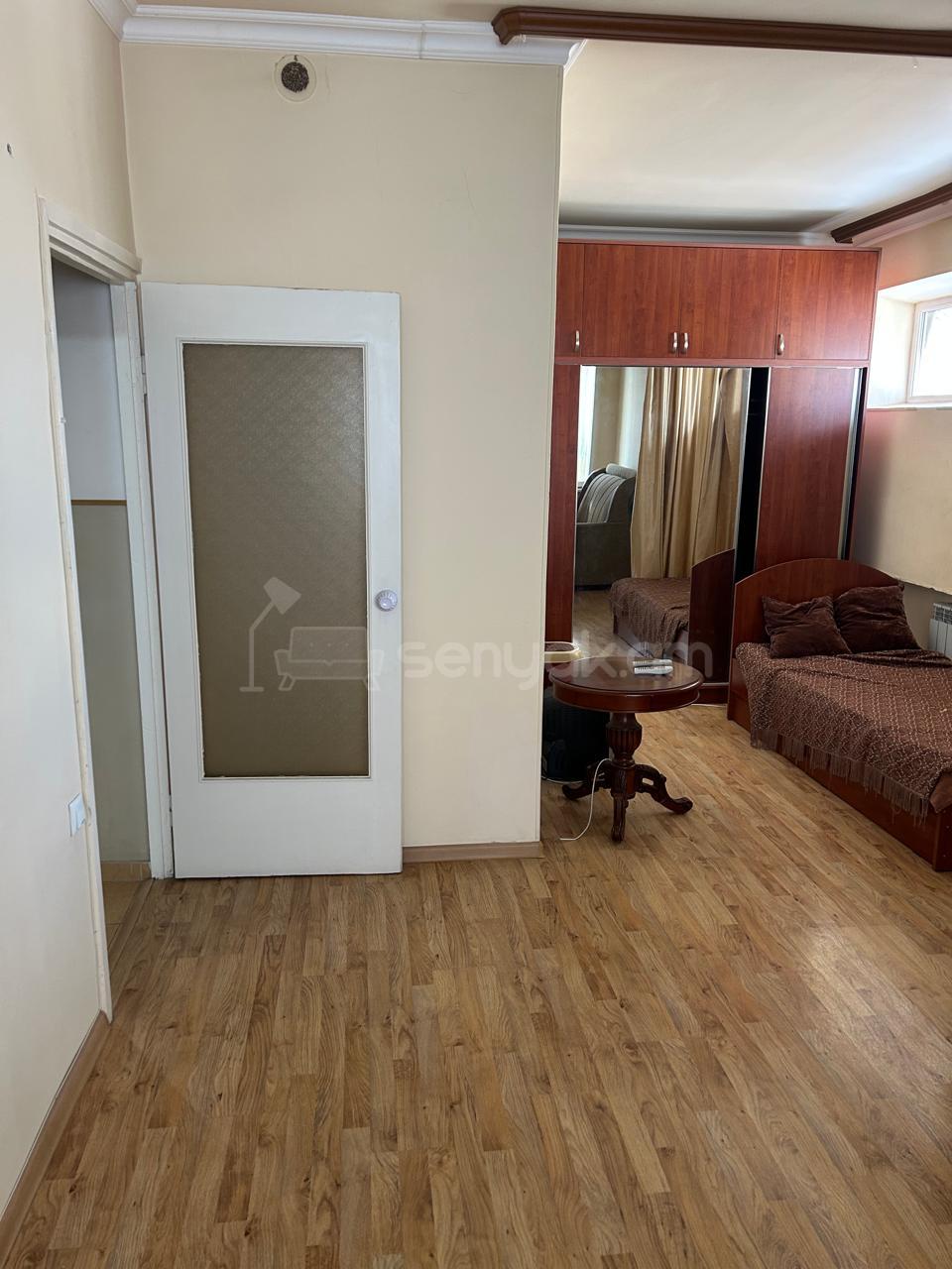 2 Սենյականոց Բնակարան Քարե Շենքում, 50քմ, 5/5 հարկ, Կապիտալ Վերանորոգված